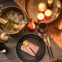 Dekoteller Gehämmert Ø36cm ORIENTAL LOUNGE In Gold 6 Dekoteller Gehämmert Ø36cm ORIENTAL LOUNGE In Gold -Allgemeiner Haushaltswarenladen butlers dekoteller gehammert o36cm oriental lounge in gold 1