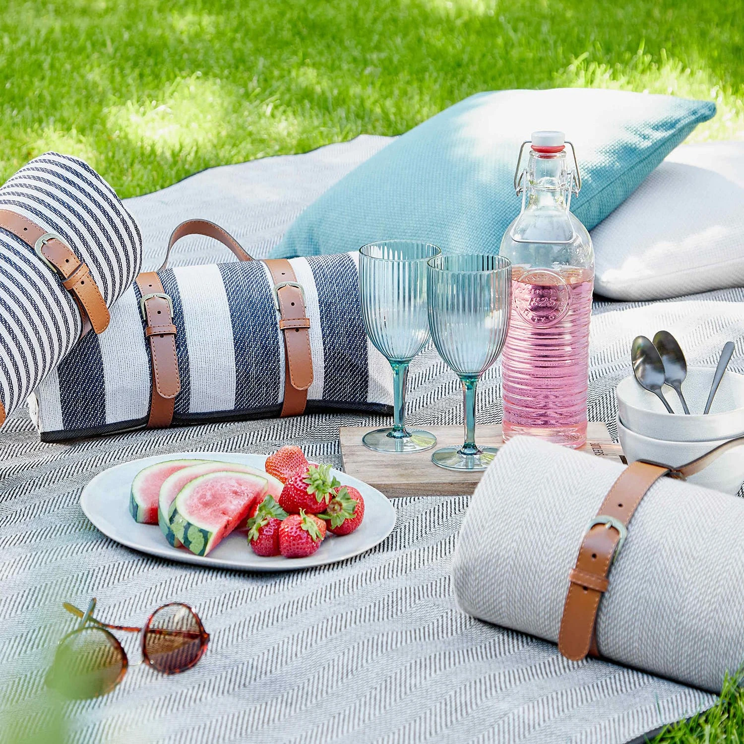 Picknickdecke WANDERLUST In Schwarz 4 Picknickdecke WANDERLUST In Schwarz – Bild 2