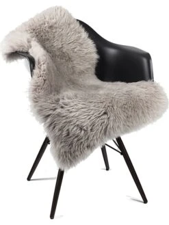 Lammfell In Taupe -Allgemeiner Haushaltswarenladen hofbrucker lammfell in taupe 1