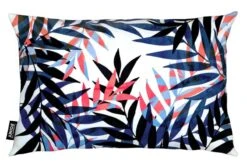 Kissen "Tropical Leaves" In Blau & Rot 6 Kissen "Tropical Leaves" In Blau & Rot -Allgemeiner Haushaltswarenladen juniqe kissen tropical leaves in blau and rot 1