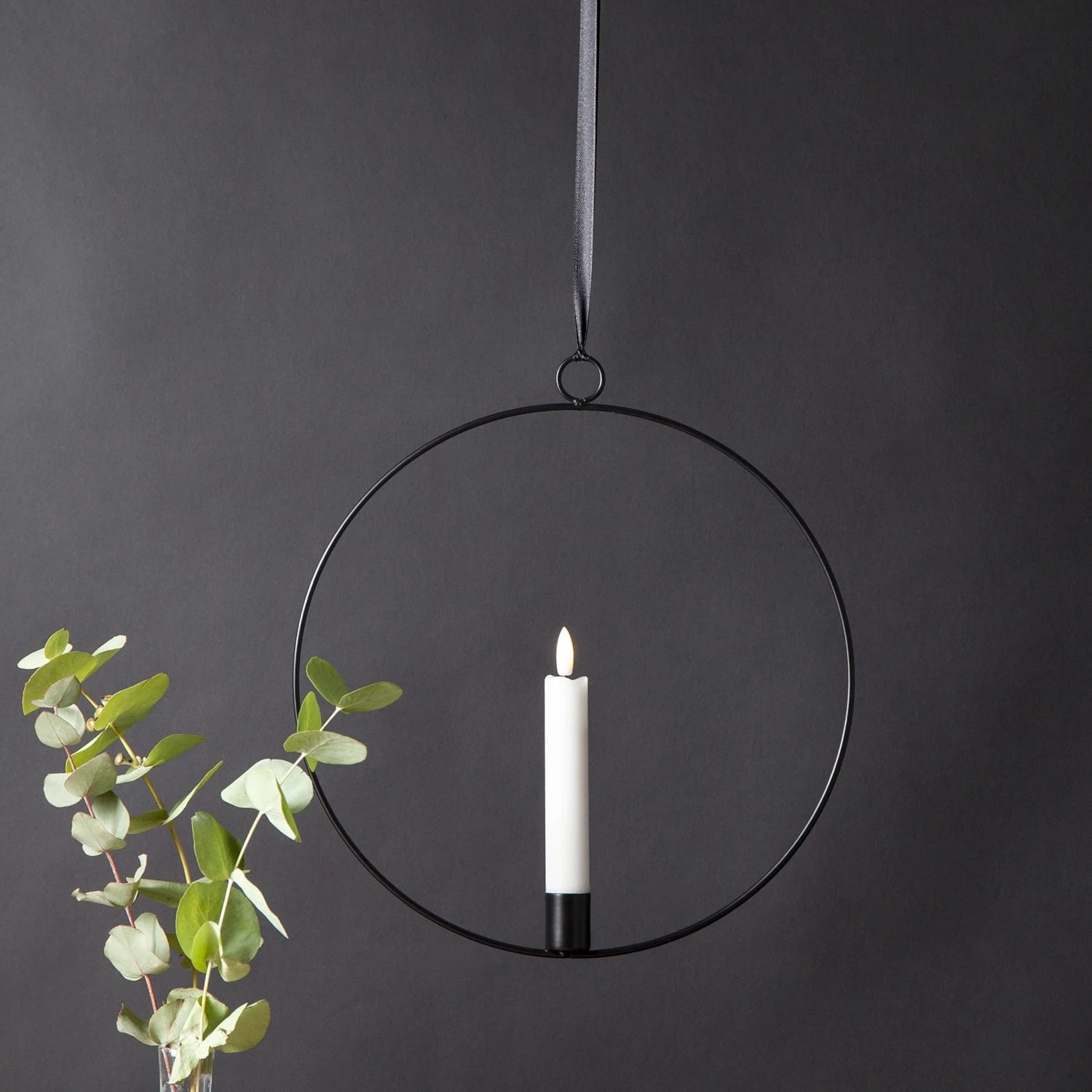 Dekoring Mit LED Stabkerze Zum Aufhängen Kerzenhalter D: 28,5cm In Schwarz 7 Dekoring Mit LED Stabkerze Zum Aufhängen Kerzenhalter D: 28,5cm In Schwarz – Bild 5