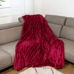 Deluxe Design Wohndecke Welle In Dunkelrot 7 Deluxe Design Wohndecke Welle In Dunkelrot -Allgemeiner Haushaltswarenladen traumschloss deluxe design wohndecke welle in dunkelrot 2