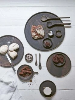 VTwonen Holzteller "Mango Wood Mini Black" In Schwarz - 20x2.5cm 6 VTwonen Holzteller "Mango Wood Mini Black" In Schwarz - 20x2.5cm -Allgemeiner Haushaltswarenladen vtwonen holzteller mango wood mini black in schwarz 20x2 5cm 1